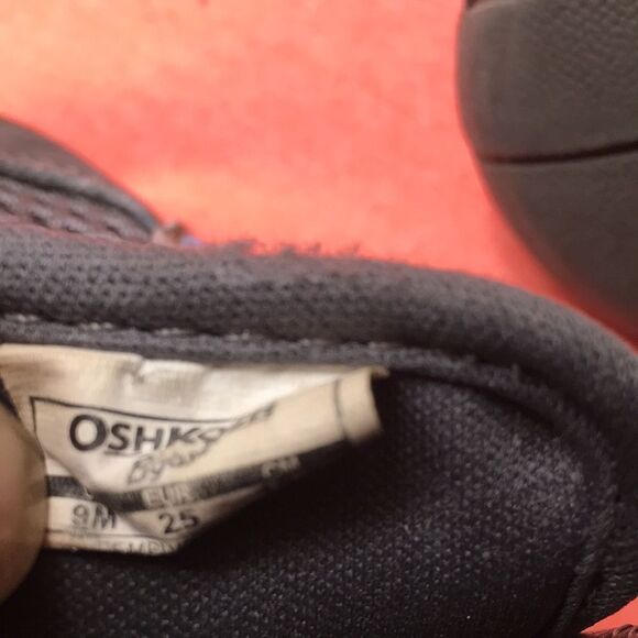 OshKosh BGosh Water Sandals: Size 9M - Picture 5 of 5